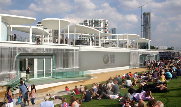 London 2012 BMW Group Pavilion, London Olympic Games, Olympic architecture, water architecture, pavilion architecture, dismantable architecture, animated facade