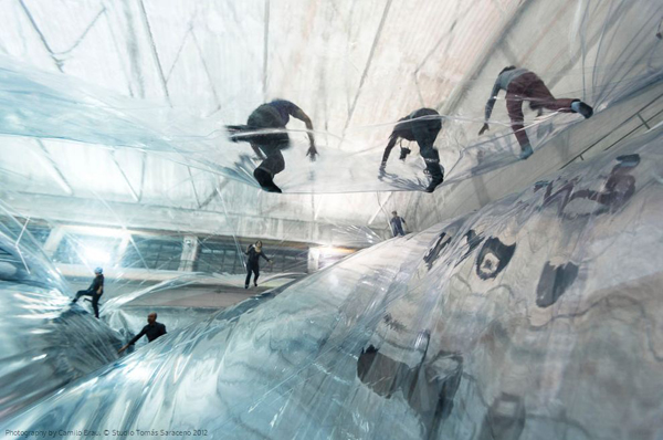 Tomas Saraceno, Milan, Italy, Argentina, Bicocca Hangar, Hangar, MIT, nylon, on space time foam, installation, suspended, cables, colossal